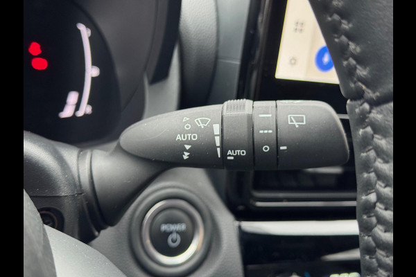 Toyota Yaris Cross 1.5 Hybrid 130PK First Edition | Stoel + Stuurverwarming, Keyless, 17inch, CarPlay, Groot scherm, Oxyde Bronze