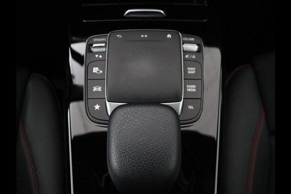 Mercedes-Benz A-Klasse 250e AMG Limited | Carplay | Stoelverwarming | Leder/Alcantara | Widescreen | Sfeerverlichting | Navigatie | Camera | Full LED | Park Assist | PHEV | Plug In