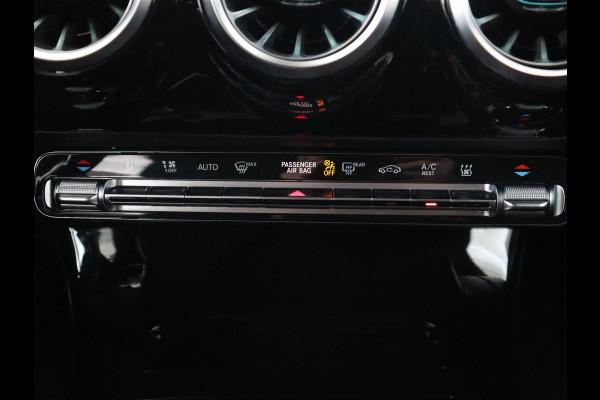 Mercedes-Benz A-Klasse 250e AMG Limited | Carplay | Stoelverwarming | Leder/Alcantara | Widescreen | Sfeerverlichting | Navigatie | Camera | Full LED | Park Assist | PHEV | Plug In