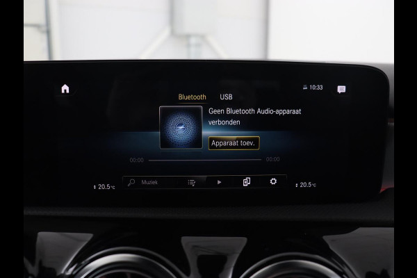 Mercedes-Benz A-Klasse 250e AMG Limited | Carplay | Stoelverwarming | Leder/Alcantara | Widescreen | Sfeerverlichting | Navigatie | Camera | Full LED | Park Assist | PHEV | Plug In