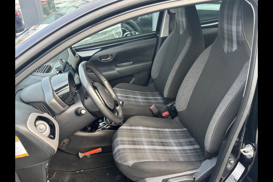 Peugeot 108 1.0 e-VTi Allure 5drs | Navigatie | Rijklaar geleverd incl 12 maanden BOVAG garantie! |