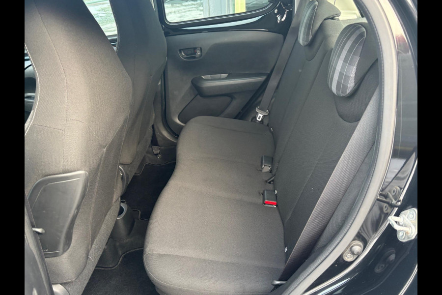 Peugeot 108 1.0 e-VTi Allure 5drs | Navigatie | Rijklaar geleverd incl 12 maanden BOVAG garantie! |