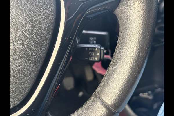 Peugeot 108 1.0 e-VTi Allure 5drs | Navigatie | Rijklaar geleverd incl 12 maanden BOVAG garantie! |