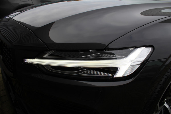 Volvo V60 2.0 T6 Plug-in hybrid AWD Plus Dark | Pilot Assist | Leder | Trekhaak | 360 Camera | H&K