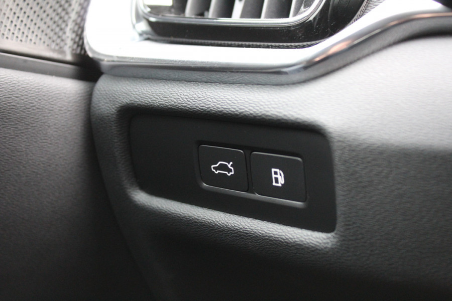 Volvo V60 2.0 T6 Plug-in hybrid AWD Plus Dark | Pilot Assist | Leder | Trekhaak | 360 Camera | H&K