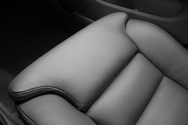 Volvo V60 2.0 T6 Plug-in hybrid AWD Plus Dark | Pilot Assist | Leder | Trekhaak | 360 Camera | H&K