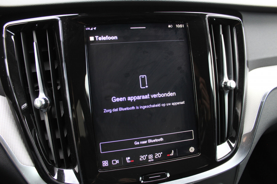 Volvo V60 2.0 T6 Plug-in hybrid AWD Plus Dark | Pilot Assist | Leder | Trekhaak | 360 Camera | H&K