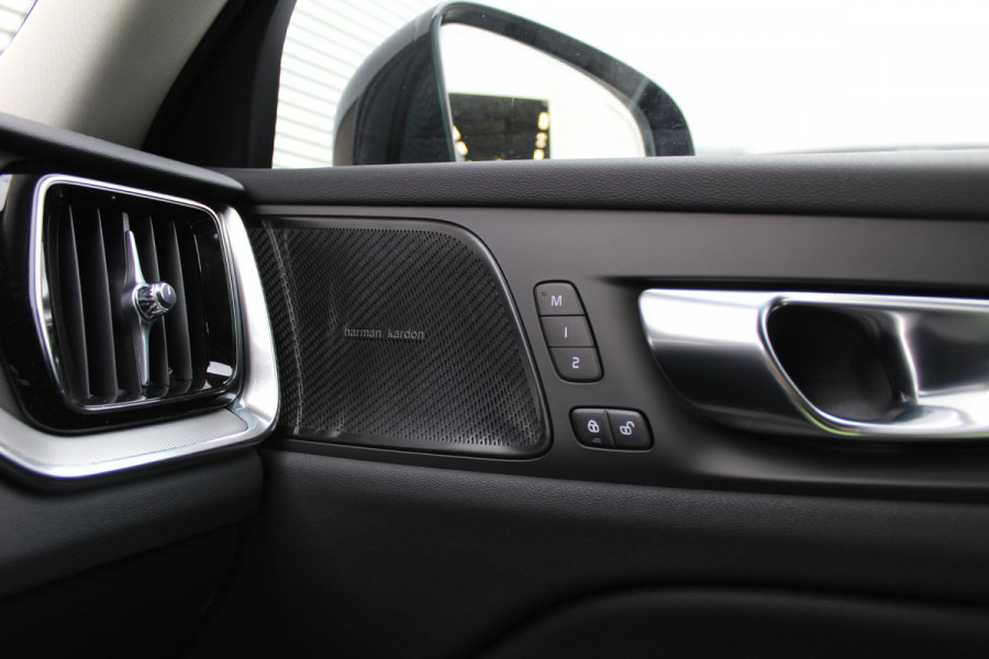 Volvo V60 2.0 T6 Plug-in hybrid AWD Plus Dark | Pilot Assist | Leder | Trekhaak | 360 Camera | H&K