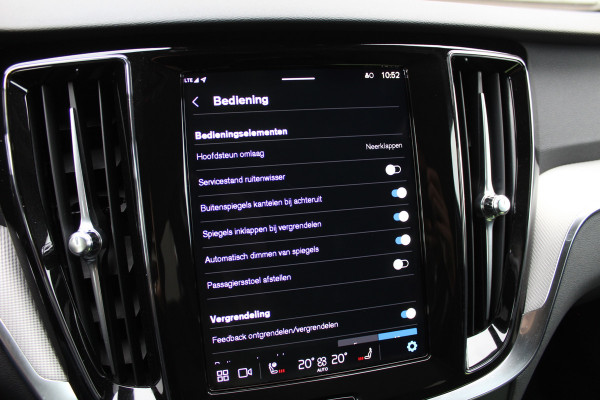 Volvo V60 2.0 T6 Plug-in hybrid AWD Plus Dark | Pilot Assist | Leder | Trekhaak | 360 Camera | H&K