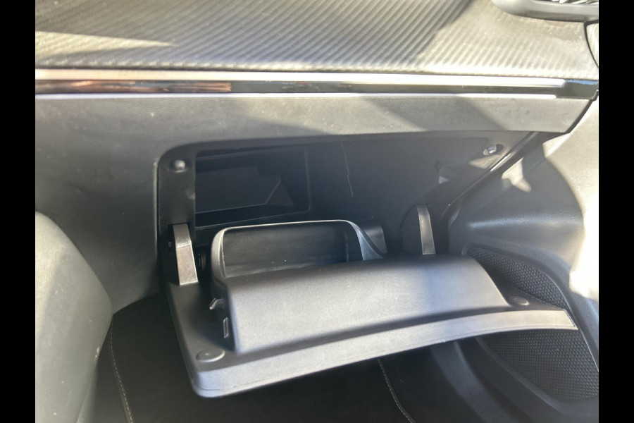 Peugeot 2008 1.2 Hybrid 136 GT | Adaptive cruise | Full LED | Prijs is rijklaar