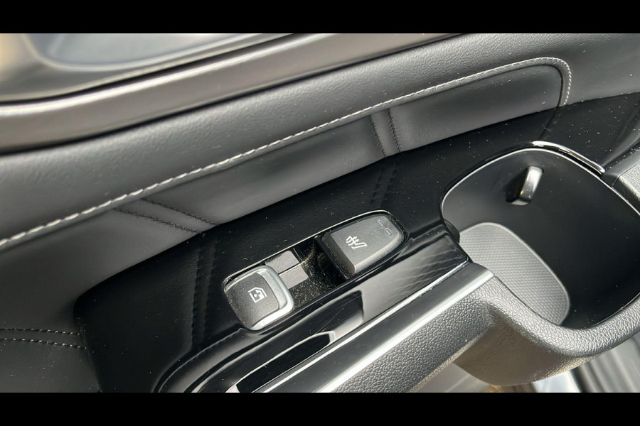 Kia Sorento 1.6 T-GDI Plug-in Hybrid 4WD ExecutiveLine 7p. | Afneembare trekhaak | Panoramadak | Stoelverwarming/Koeling | Leder | Geheugenstoelen |