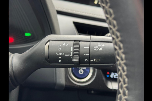 Lexus UX 250h Preference Line | 18 inch, Stoel + Stuurverwarming, Apple CarPlay/Android Auto, Keyless, Privacy Glass