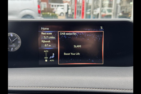 Lexus UX 250h Preference Line | 18 inch, Stoel + Stuurverwarming, Apple CarPlay/Android Auto, Keyless, Privacy Glass
