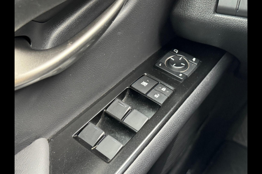 Lexus UX 250h Preference Line | 18 inch, Stoel + Stuurverwarming, Apple CarPlay/Android Auto, Keyless, Privacy Glass