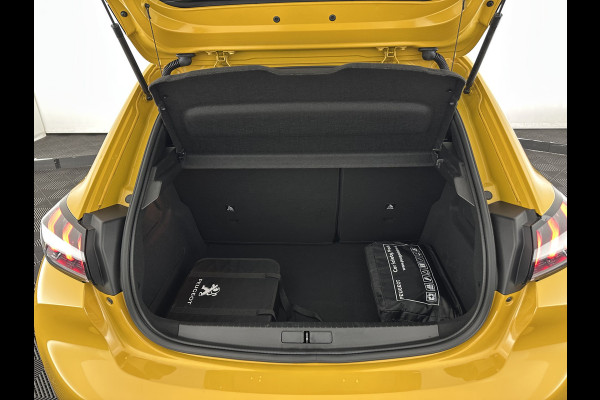 Peugeot e-208 EV GT 350 50 kWh [ 3-Fase ] {SOH-88%} (INCL.BTW) *FULL-LED | DIGI-COCKPIT | BLINDSPOT | CAMERA | LEATHER-ALCANTARA | AMBIENT-LIGHT | NAVI-FULLMAP | LANE-ASSIST | KEYLESS | DAB | CCS-FASTLOADER | HEATED-SPORTSEATS | 17''ALU