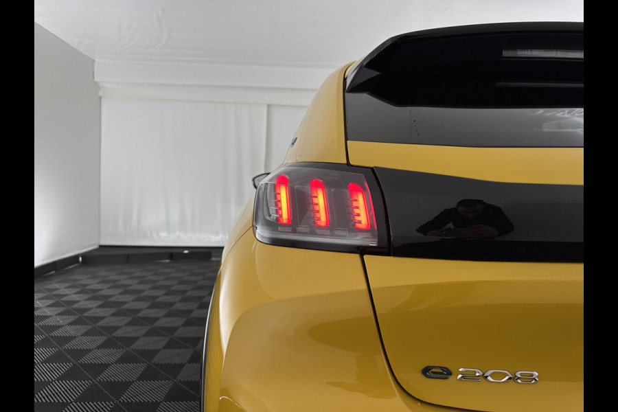 Peugeot e-208 EV GT 350 50 kWh [ 3-Fase ] {SOH-88%} (INCL.BTW) *FULL-LED | DIGI-COCKPIT | BLINDSPOT | CAMERA | LEATHER-ALCANTARA | AMBIENT-LIGHT | NAVI-FULLMAP | LANE-ASSIST | KEYLESS | DAB | CCS-FASTLOADER | HEATED-SPORTSEATS | 17''ALU