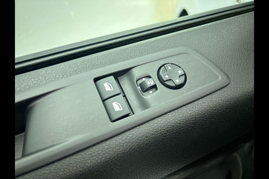 Opel Vivaro 2.0 Diesel 180 S&S L3 Automaat Dubbele Cabine 2 schuifdeuren Android Auto/Apple CarPlay Navigatie Keyless Entry&Start Climate Control Camera Cruise Control Houten afwerking laadruimte Trekhaak lichtmetalen velgen