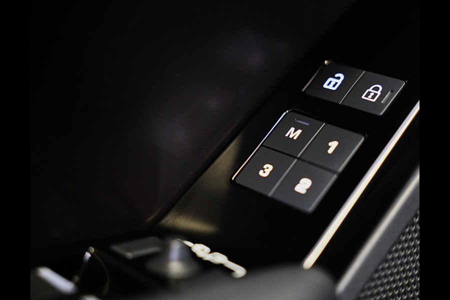 Land Rover Range Rover Velar 2.0 P400e AWD Dynamic HSE / Head Up / 360 Camera / Acc / Meridian / Leder / Dode Hoek / Open Pano