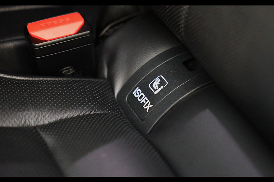 Land Rover Range Rover Velar 2.0 P400e AWD Dynamic HSE / Head Up / 360 Camera / Acc / Meridian / Leder / Dode Hoek / Open Pano