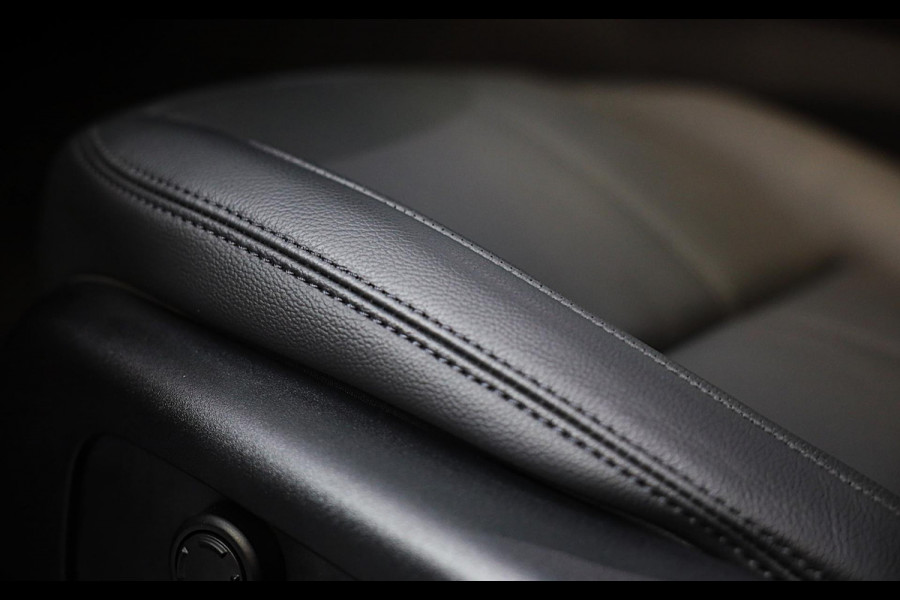 Land Rover Range Rover Velar 2.0 P400e AWD Dynamic HSE / Head Up / 360 Camera / Acc / Meridian / Leder / Dode Hoek / Open Pano