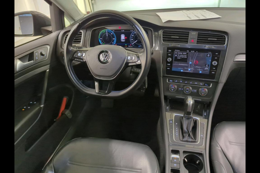 Volkswagen e-Golf e-Golf NL-AUTO | CAMERA | STOELVERWARMING