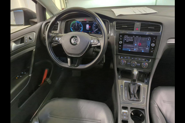 Volkswagen e-Golf e-Golf NL-AUTO | CAMERA | STOELVERWARMING