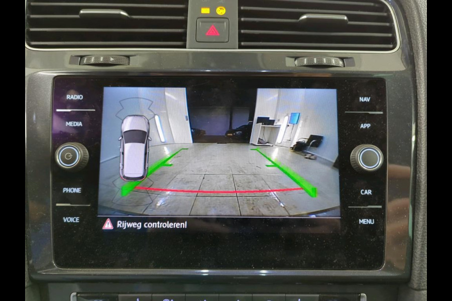 Volkswagen e-Golf e-Golf NL-AUTO | CAMERA | STOELVERWARMING