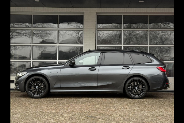 BMW 3 Serie Touring 330e SPORT LINE | PANORAMA | TREKHAAK | KEYLESS | STOELVERWARMING | 18 INCH LM VELGEN |