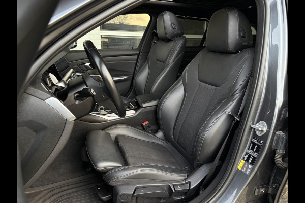 BMW 3 Serie Touring 330e SPORT LINE | PANORAMA | TREKHAAK | KEYLESS | STOELVERWARMING | 18 INCH LM VELGEN |