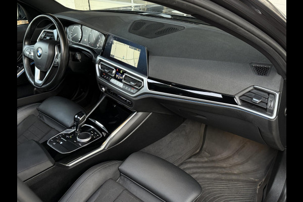 BMW 3 Serie Touring 330e SPORT LINE | PANORAMA | TREKHAAK | KEYLESS | STOELVERWARMING | 18 INCH LM VELGEN |