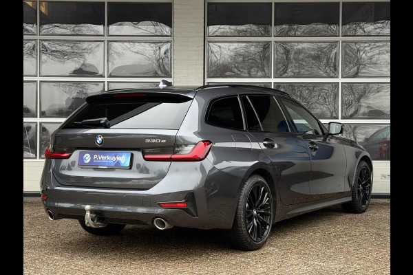 BMW 3 Serie Touring 330e SPORT LINE | PANORAMA | TREKHAAK | KEYLESS | STOELVERWARMING | 18 INCH LM VELGEN |