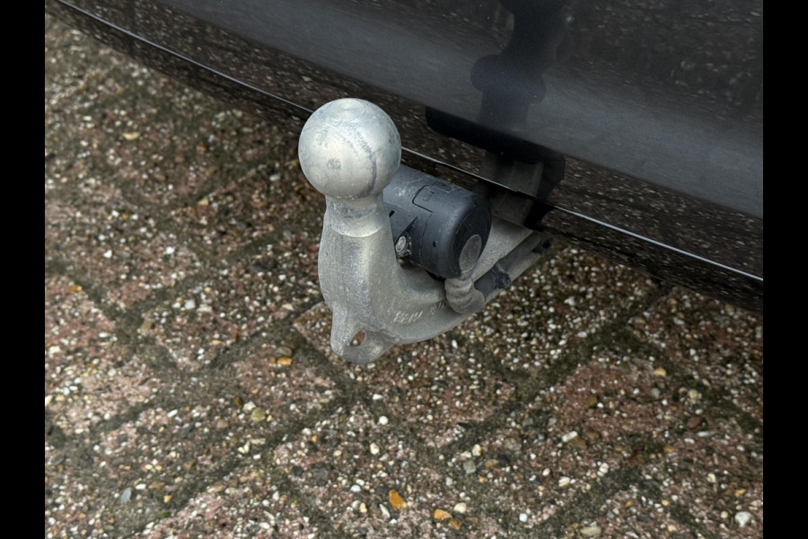 BMW 3 Serie Touring 330e SPORT LINE | PANORAMA | TREKHAAK | KEYLESS | STOELVERWARMING | 18 INCH LM VELGEN |