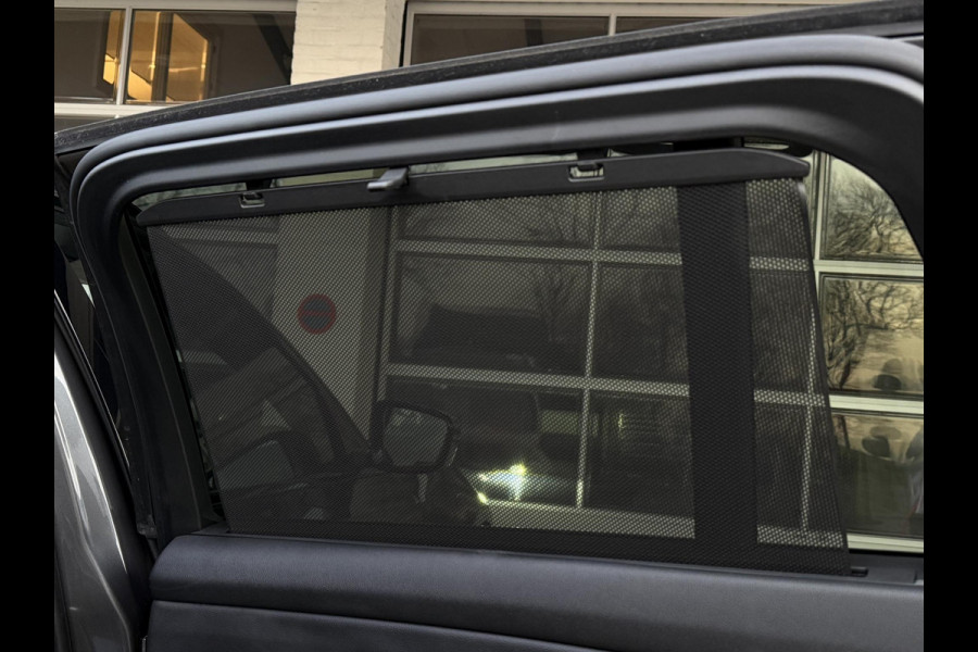 BMW 3 Serie Touring 330e SPORT LINE | PANORAMA | TREKHAAK | KEYLESS | STOELVERWARMING | 18 INCH LM VELGEN |