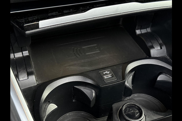 BMW 3 Serie Touring 330e SPORT LINE | PANORAMA | TREKHAAK | KEYLESS | STOELVERWARMING | 18 INCH LM VELGEN |