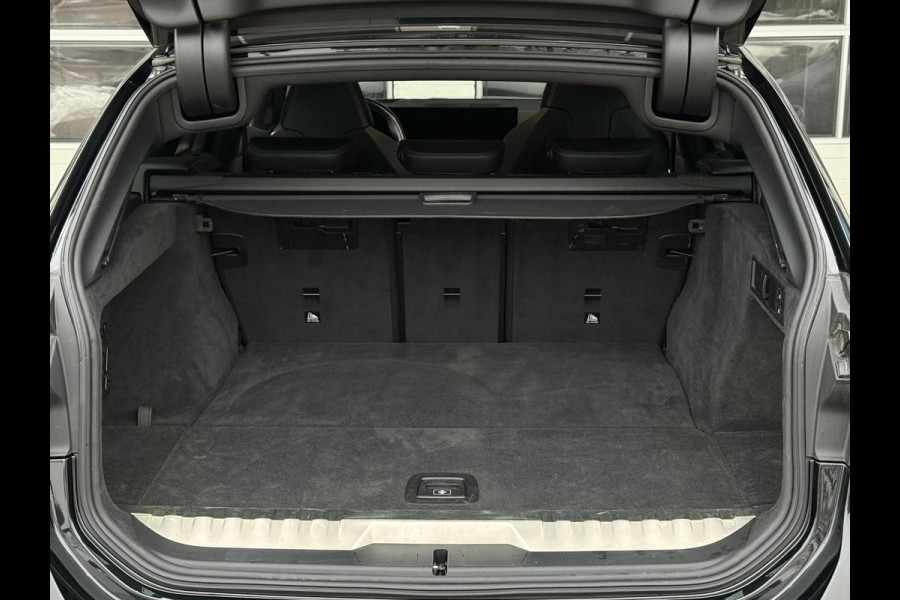 BMW 3 Serie Touring 330e SPORT LINE | PANORAMA | TREKHAAK | KEYLESS | STOELVERWARMING | 18 INCH LM VELGEN |