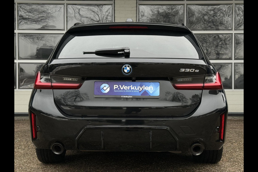 BMW 3 Serie Touring 330e SPORT LINE | PANORAMA | TREKHAAK | KEYLESS | STOELVERWARMING | 18 INCH LM VELGEN |