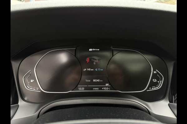 BMW 3 Serie Touring 330e SPORT LINE | PANORAMA | TREKHAAK | KEYLESS | STOELVERWARMING | 18 INCH LM VELGEN |