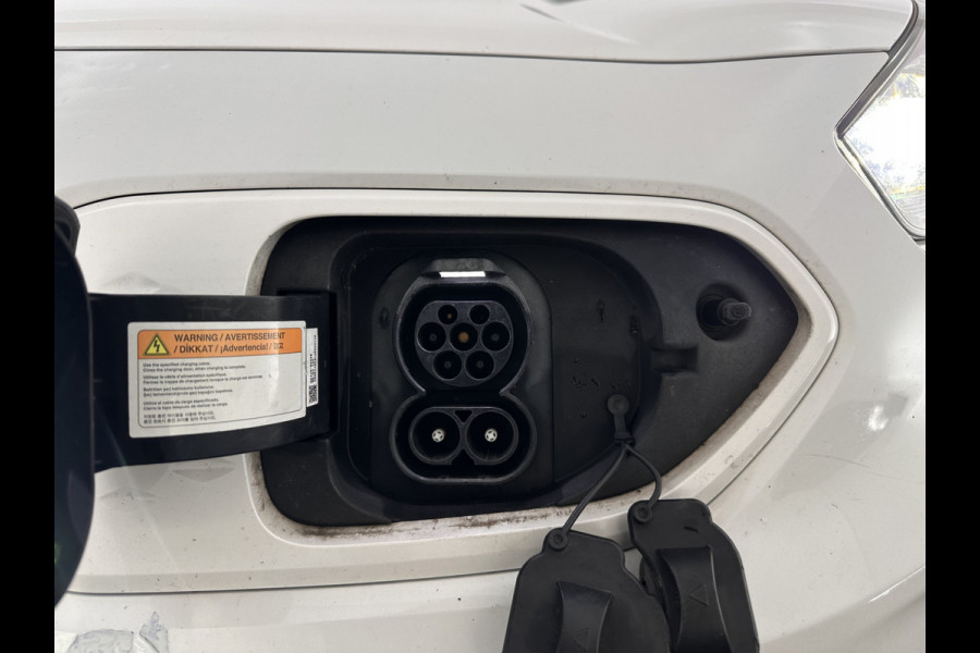 Kia e-Niro ExecutiveLine 64 kWh [ 3-Fase ] {SOH-100%} (INCL-BTW)  Aut.*HEATPUMP | LEATHER | FULL-LED | NAVI-FULLMAP | ADAPTIVE-CRUISE | CAMERA | MEMORY-PACK | LANE-ASSIST | KEYLESS | DIGI-COCKPIT | PRIVACYGLASS | SHIFTPADDLES | 17"ALU*