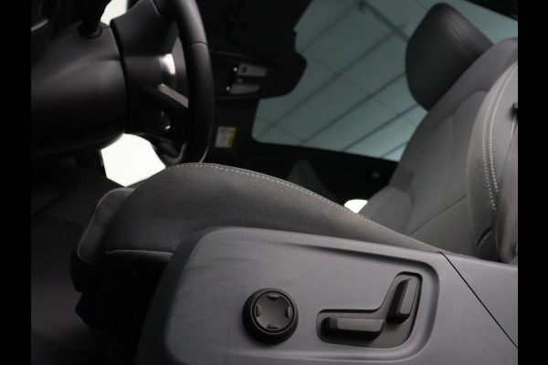 Polestar 2 Long Range Dual Motor Launch Edition 78kWh | Panoramadak | Trekhaak | 360 Camera | Achterbankverwarming | Adaptive cruise | Carplay | Camera | Stoelverwarming | Keyless