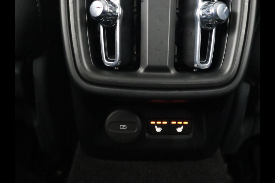 Polestar 2 Long Range Dual Motor Launch Edition 78kWh | Panoramadak | Trekhaak | 360 Camera | Achterbankverwarming | Adaptive cruise | Carplay | Camera | Stoelverwarming | Keyless