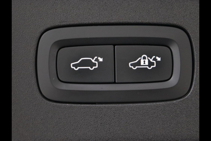 Polestar 2 Long Range Dual Motor Launch Edition 78kWh | Panoramadak | Trekhaak | 360 Camera | Achterbankverwarming | Adaptive cruise | Carplay | Camera | Stoelverwarming | Keyless