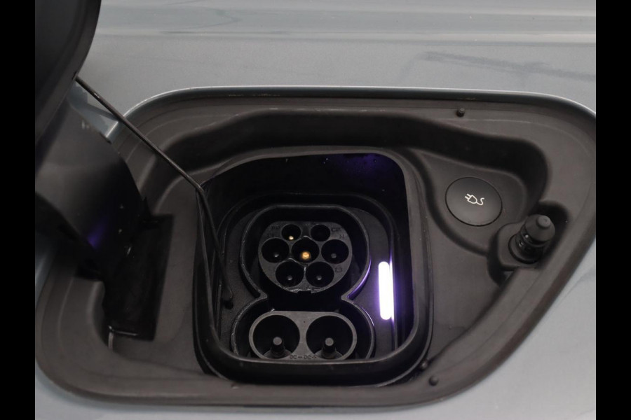 Polestar 2 Long Range Dual Motor Launch Edition 78kWh | Panoramadak | Trekhaak | 360 Camera | Achterbankverwarming | Adaptive cruise | Carplay | Camera | Stoelverwarming | Keyless