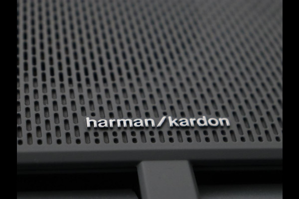 Polestar 2 Long Range Dual Motor Launch Edition 78kWh | Panoramadak | Trekhaak | 360 Camera | Achterbankverwarming | Adaptive cruise | Carplay | Camera | Stoelverwarming | Keyless