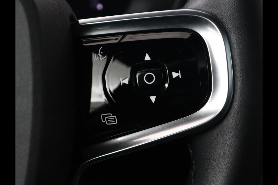 Polestar 2 Long Range Dual Motor Launch Edition 78kWh | Panoramadak | Trekhaak | 360 Camera | Achterbankverwarming | Adaptive cruise | Carplay | Camera | Stoelverwarming | Keyless