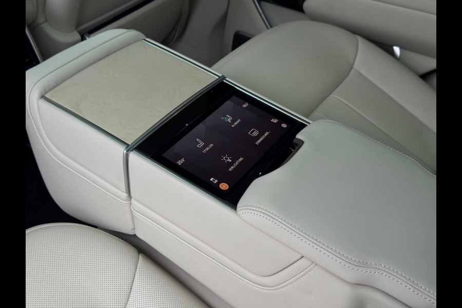 Land Rover Range Rover 4.4 P530 SV MHEV