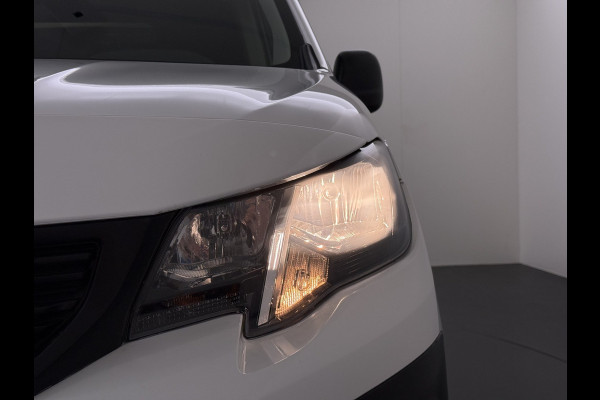 Peugeot Partner 1.2 PureTech Premium BENZINE, Cruise Control, Airco, Navigatie