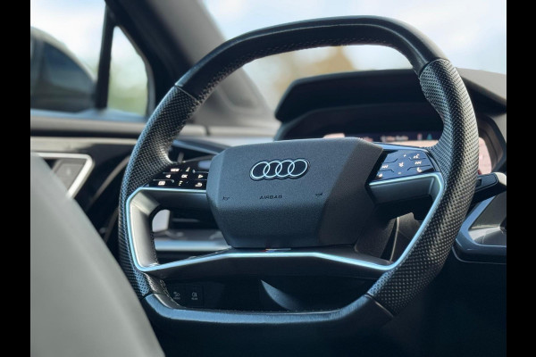 Audi Q4 e-tron 40 S 300 pk edition 77 kWh, SOH 92,5 %, 1 e eigenaar, 2 X S line, 21 ", Electrische trekhaak, NL auto met nap