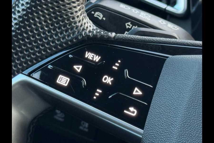 Audi Q4 e-tron 40 S 300 pk edition 77 kWh, SOH 92,5 %, 1 e eigenaar, 2 X S line, 21 ", Electrische trekhaak, NL auto met nap