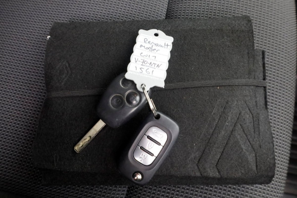 Renault Master T35 2.3 dCi 150pk Automaat L3H3 Airco/Navi/Camera 12-2023