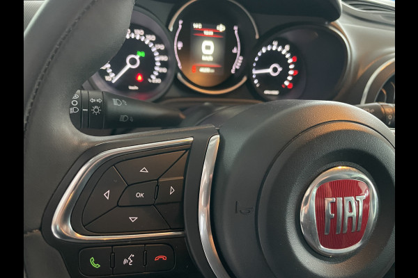 Fiat 500L 0.9 TwinAir Cross Àchteruitrijcamera - Airco - Cruise control - Parkeersensor achter - Navigatiesysteem full map - Bluetooth - Licht metalen velgen 16 inch - Mistlampen voor - Radio - Start/stop systeem - Stuu